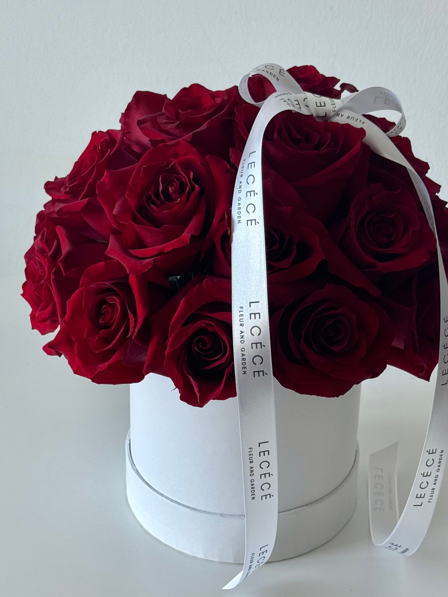 Classic Rose Box No.2 (24 Roses)