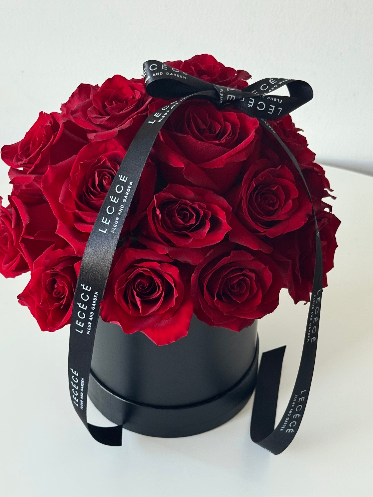 Classic Rose Box No.2 (24 Roses)