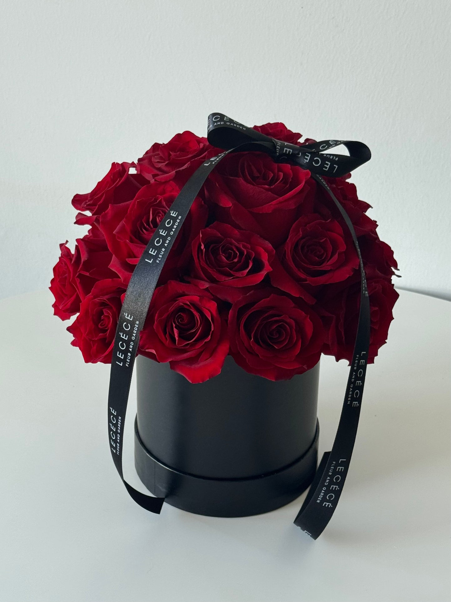 Classic Rose Box No.2 (24 Roses)