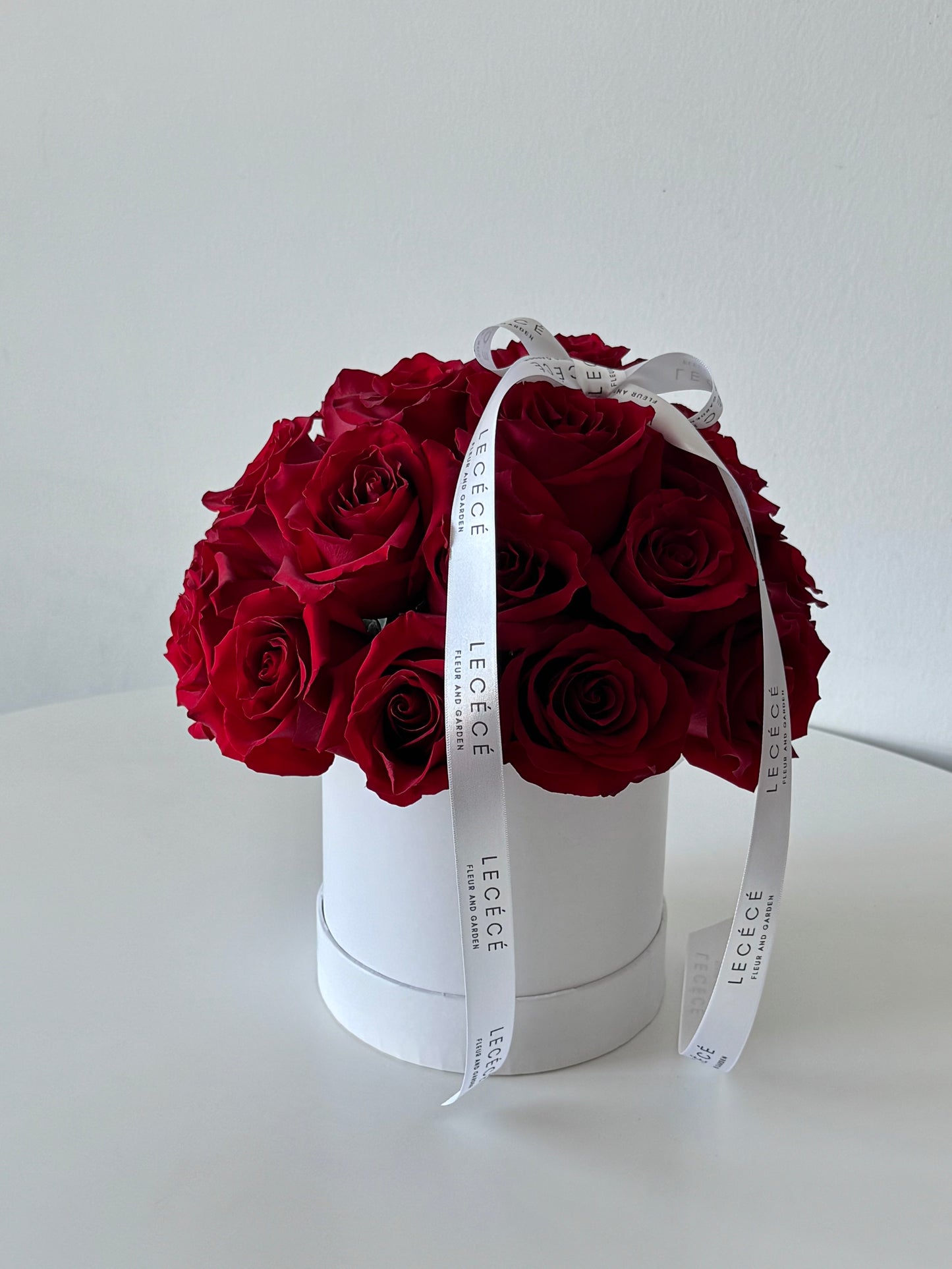 Classic Rose Box No.2 (24 Roses)